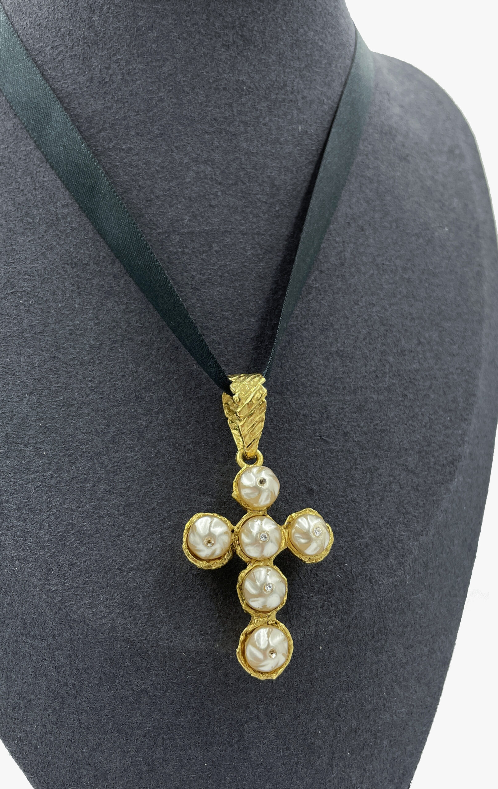 Christian Lacroix vintage pearl cross pendant-2