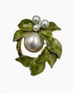 Vintage enamel and faux pearl brooch