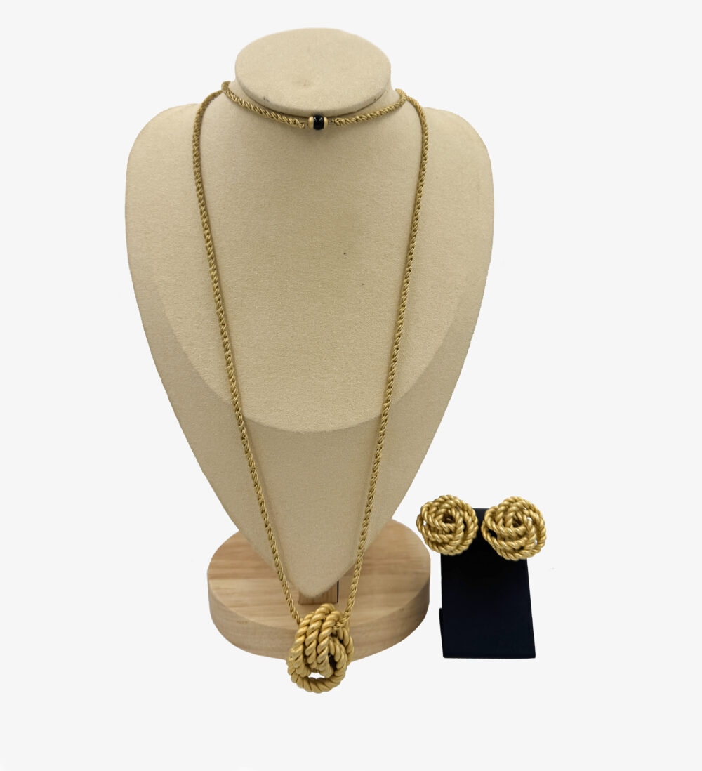 Vintage set of necklace and clips